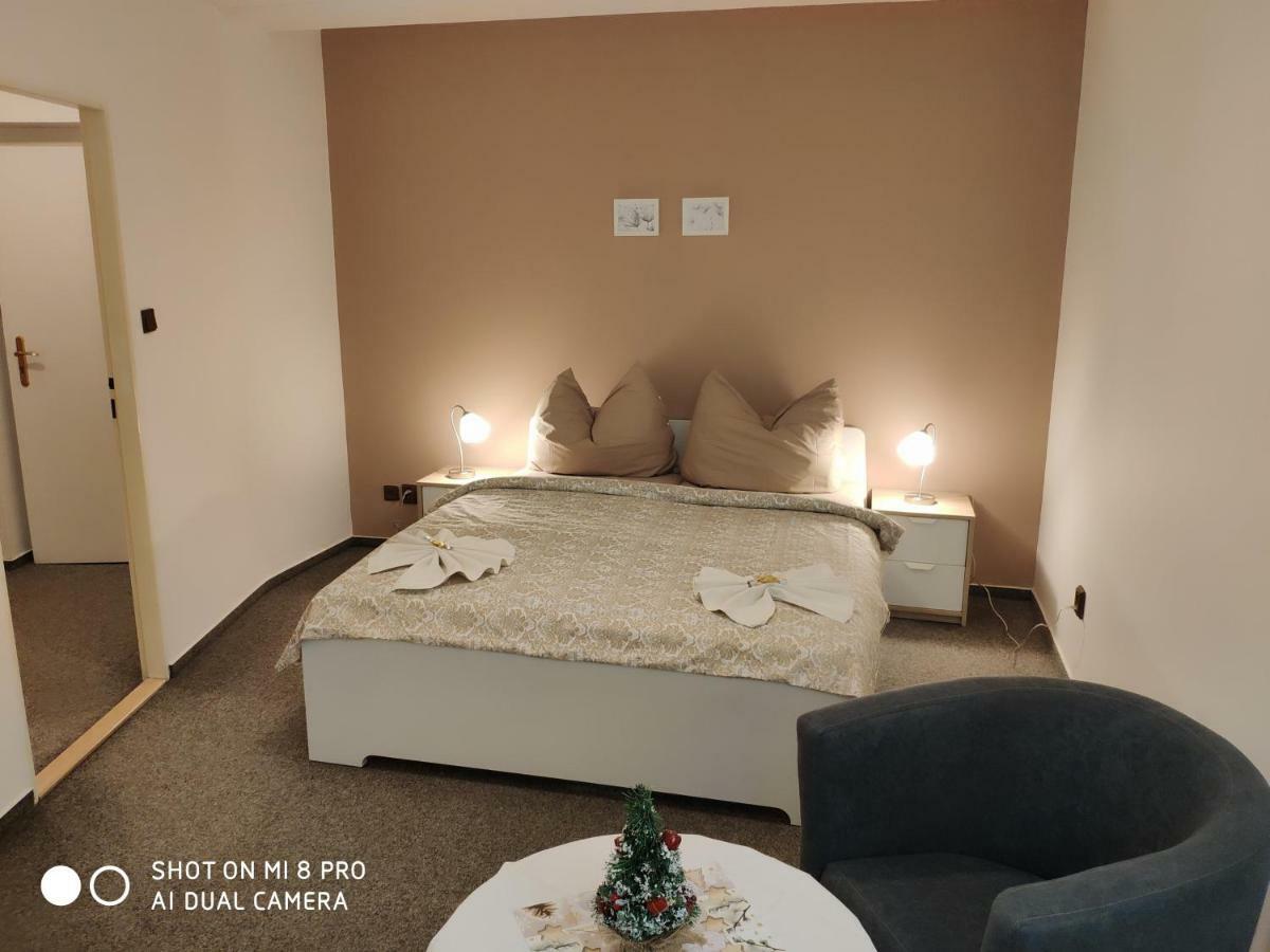 Hotel Rydl Гаррахов Екстер'єр фото